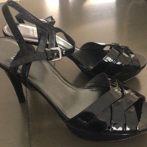 Stuart Weitzman black patent leather pump size 9 M
